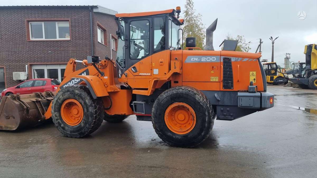 Doosan DL200-3, фронтальные погрузчики
