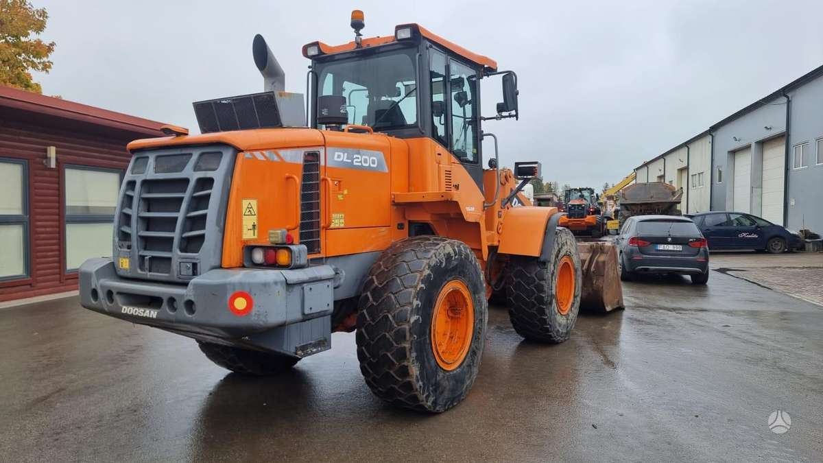 Doosan DL200-3, фронтальные погрузчики