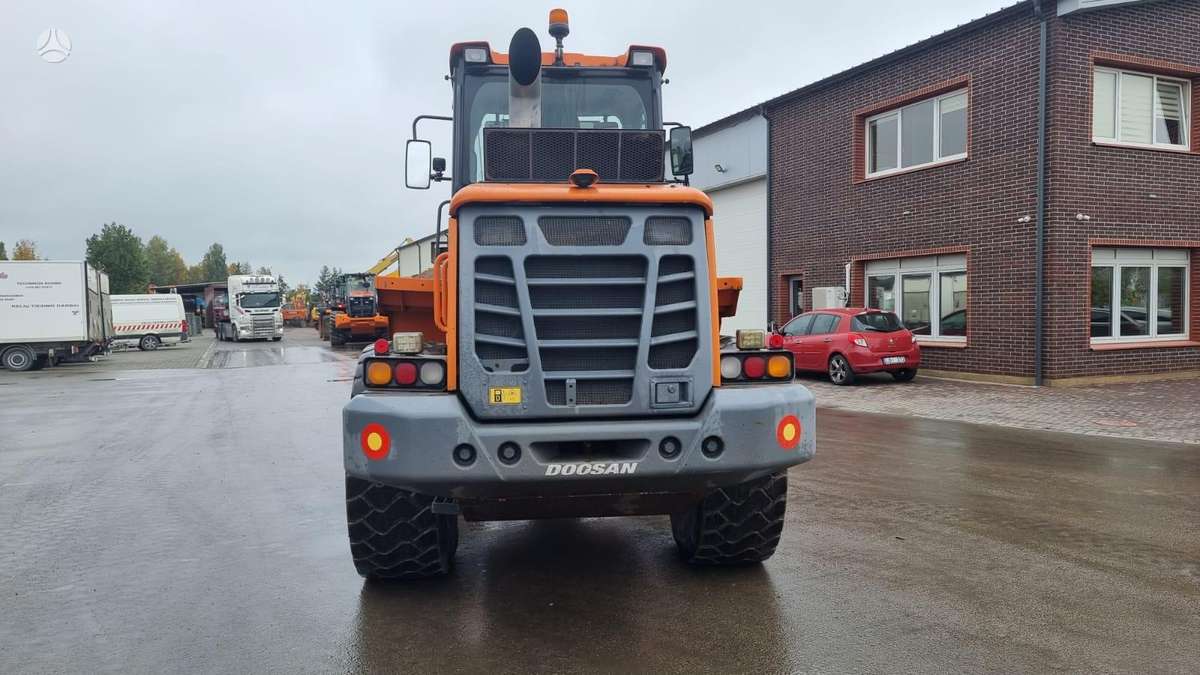 Doosan DL200-3, фронтальные погрузчики