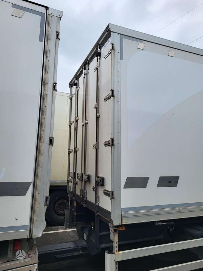 Renault D, isothermal trucks