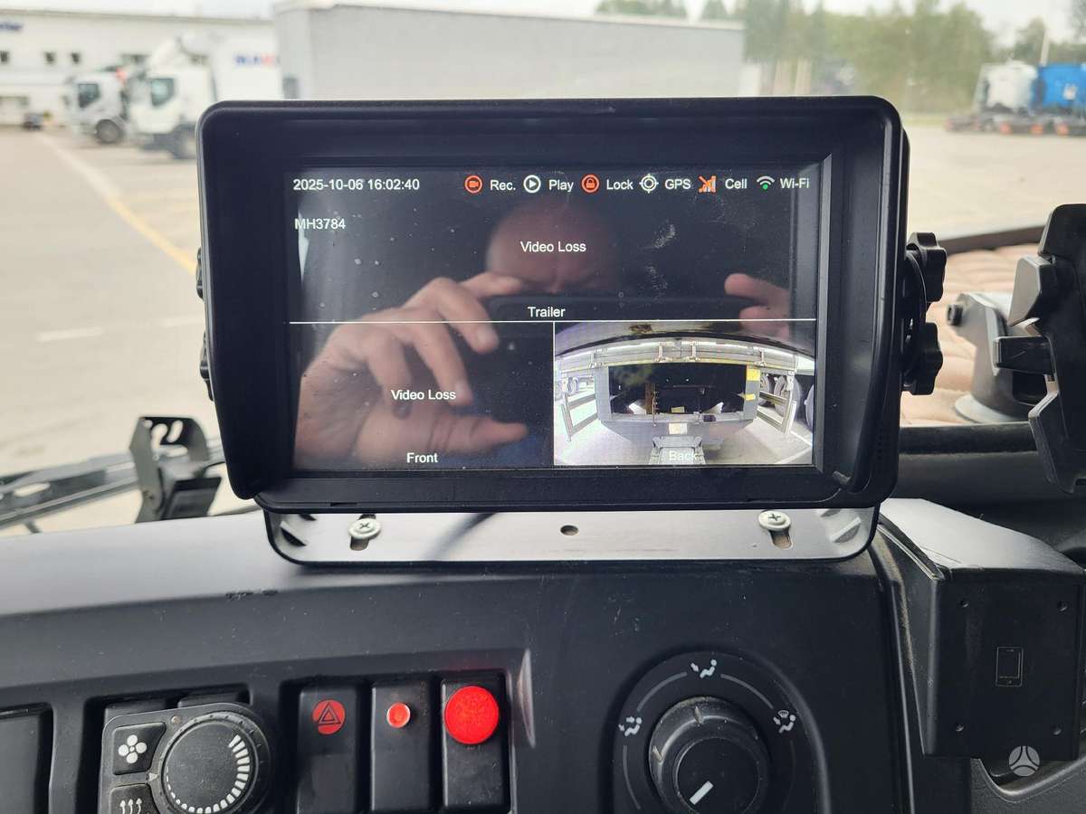 Renault D, isothermal trucks