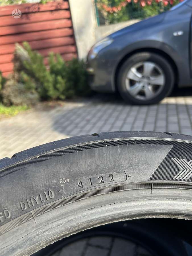 Yokohama, vasarinės 255/40 R20