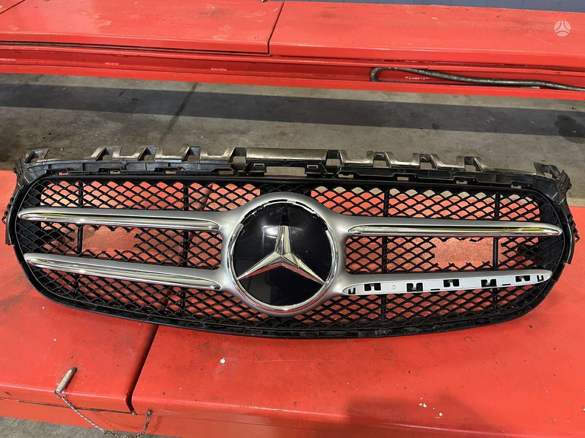 Mercedes-Benz B klasė front grill
