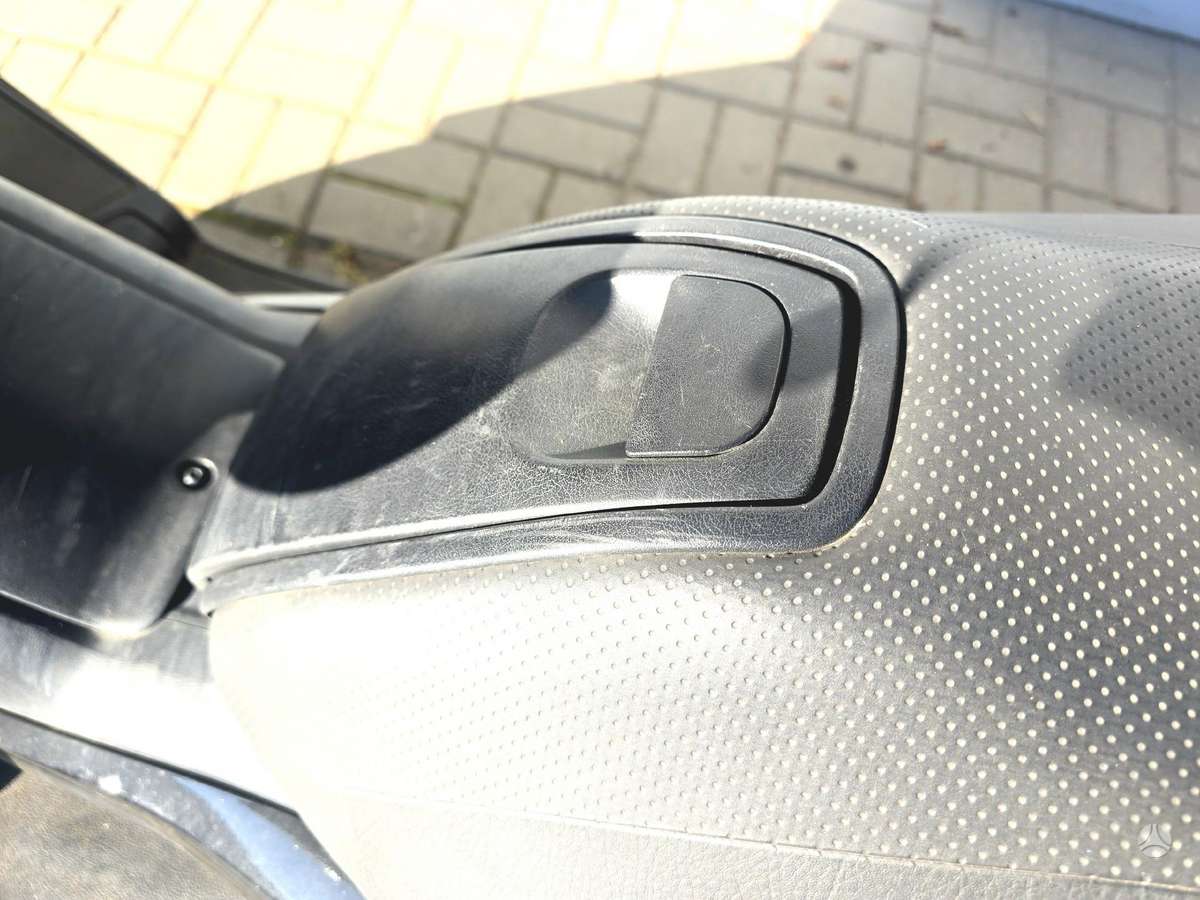 Yamaha TMAX, мотороллеры / мопеды