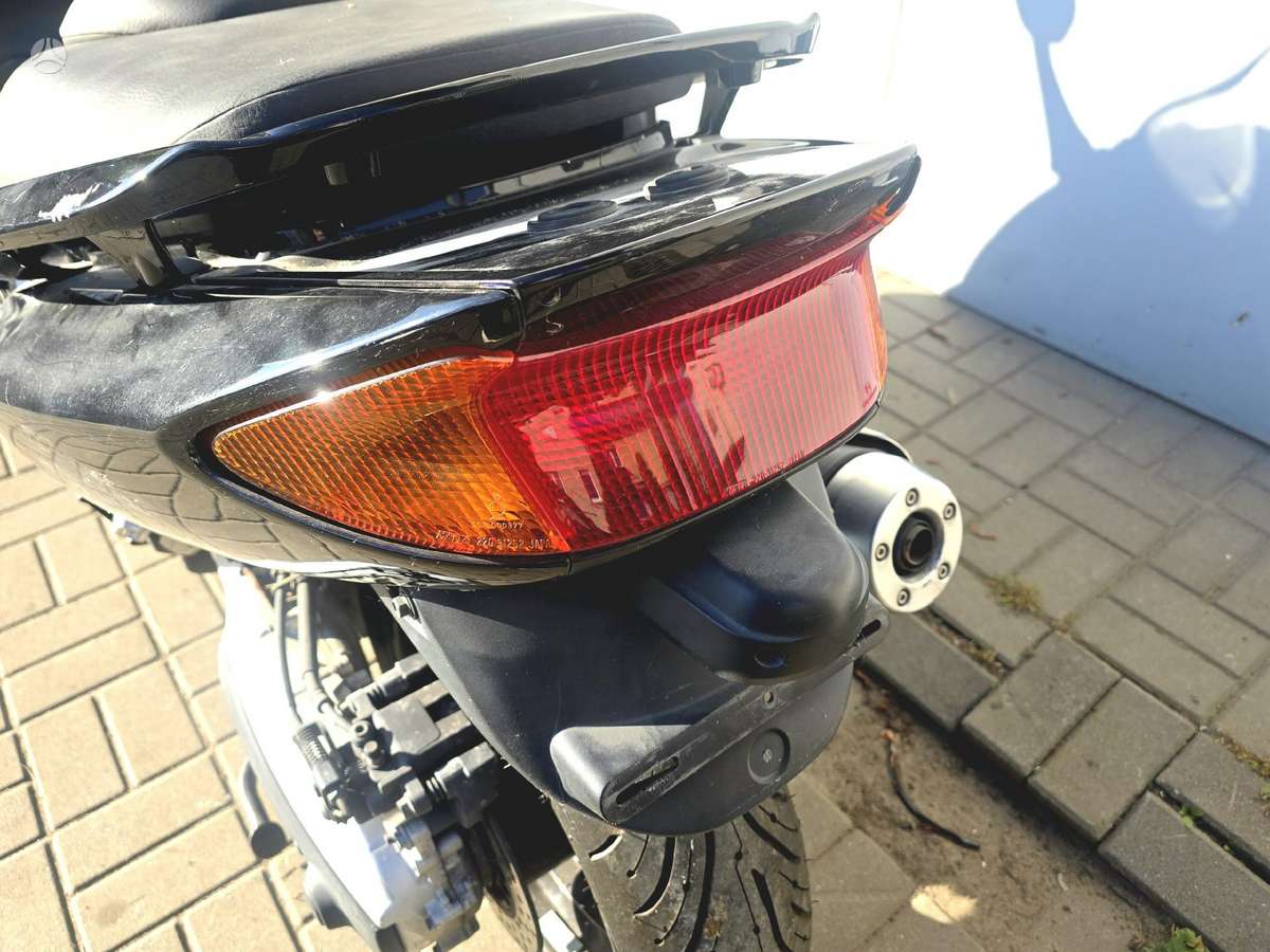 Yamaha TMAX, мотороллеры / мопеды