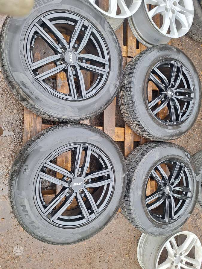 Pirelli, зимние 215/65 R17