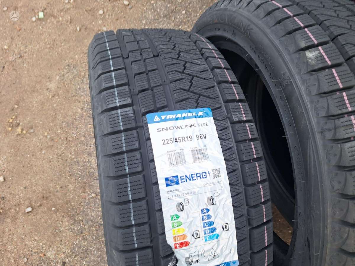 Triangle, winter 225/45 R19