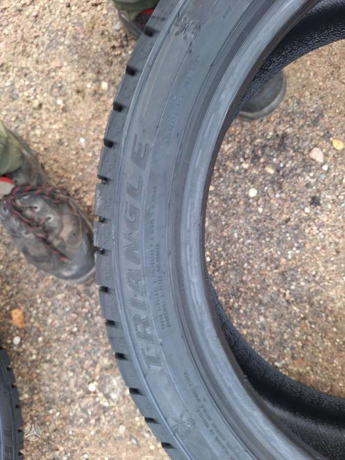 Triangle, winter 225/45 R19