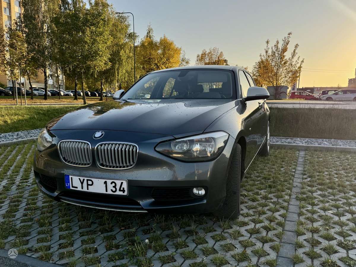 BMW 118, hatchback