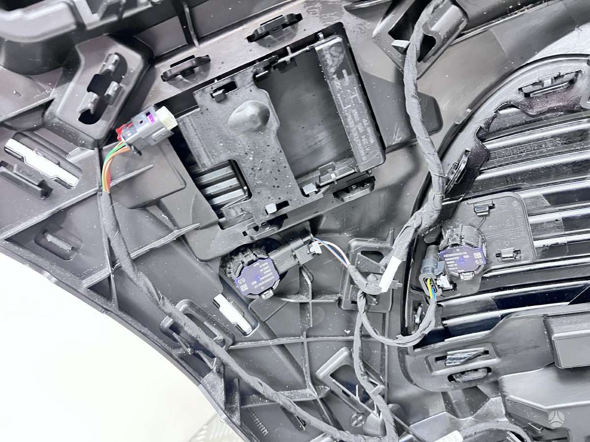 Mercedes-Benz EQE kėbulo dalys
