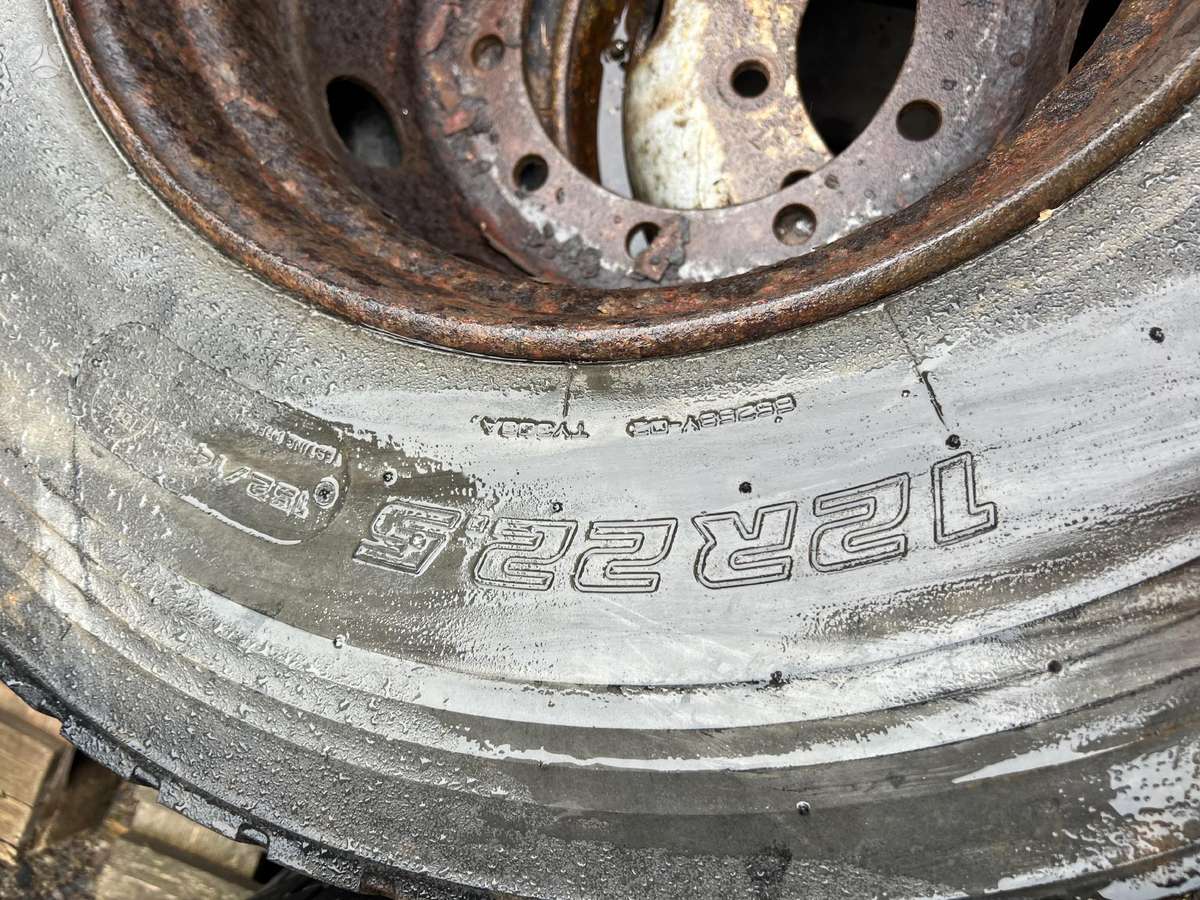 Michelin R12 22,5, universalios 12/Nėra R22,5
