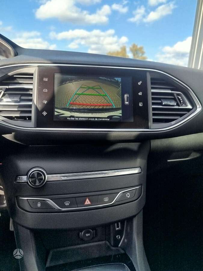 Peugeot 308, 1.2 l., hatchback