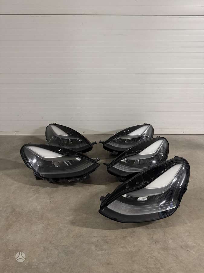 Tesla Model 3 kėbulo dalys
