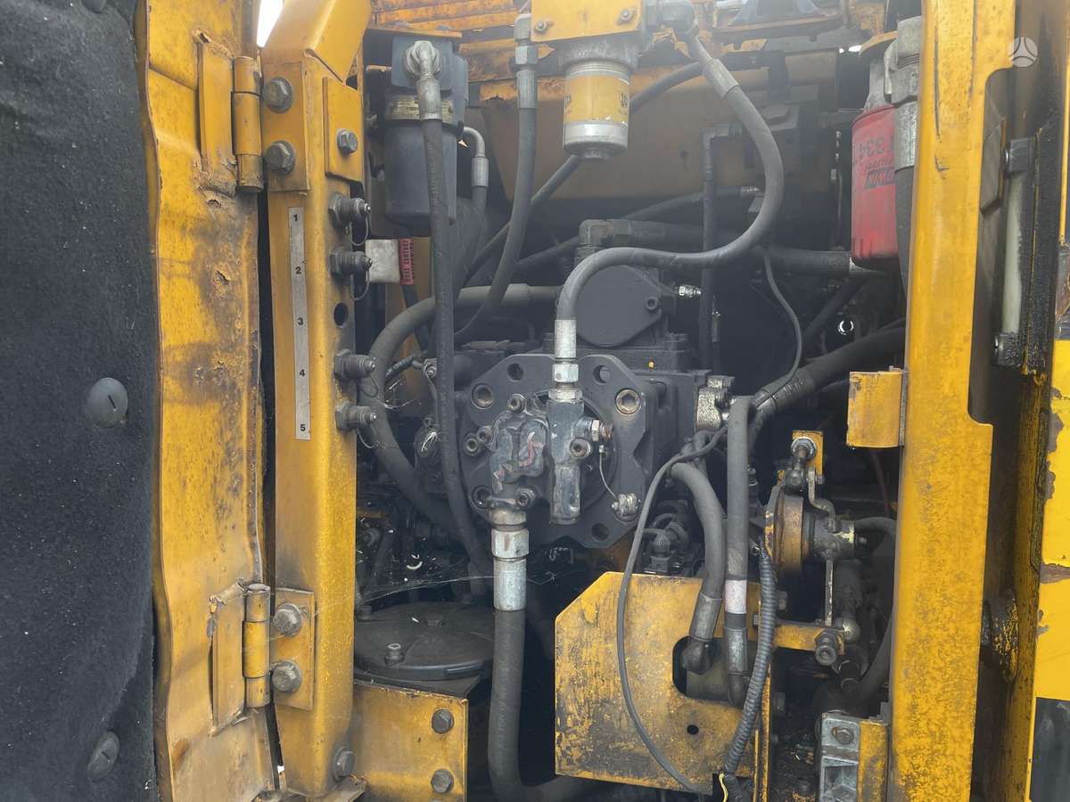 JCB JS130W dalimis, excavator