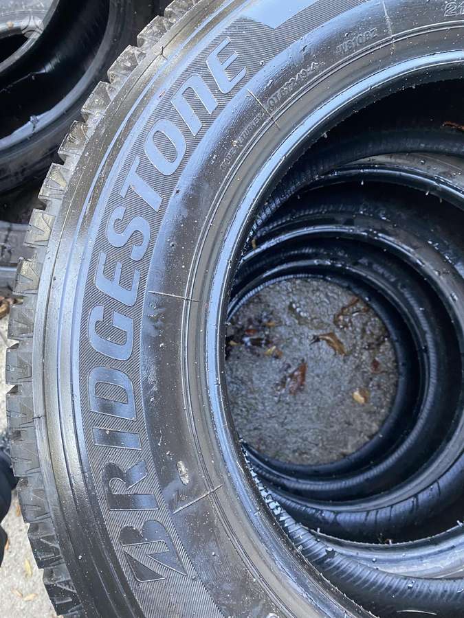Bridgestone Blizzak W810, winter 215/65 R16