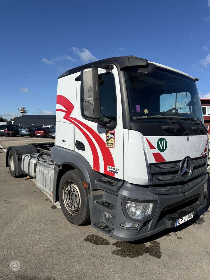 Mercedes-Benz Actros 1843, single sleeper