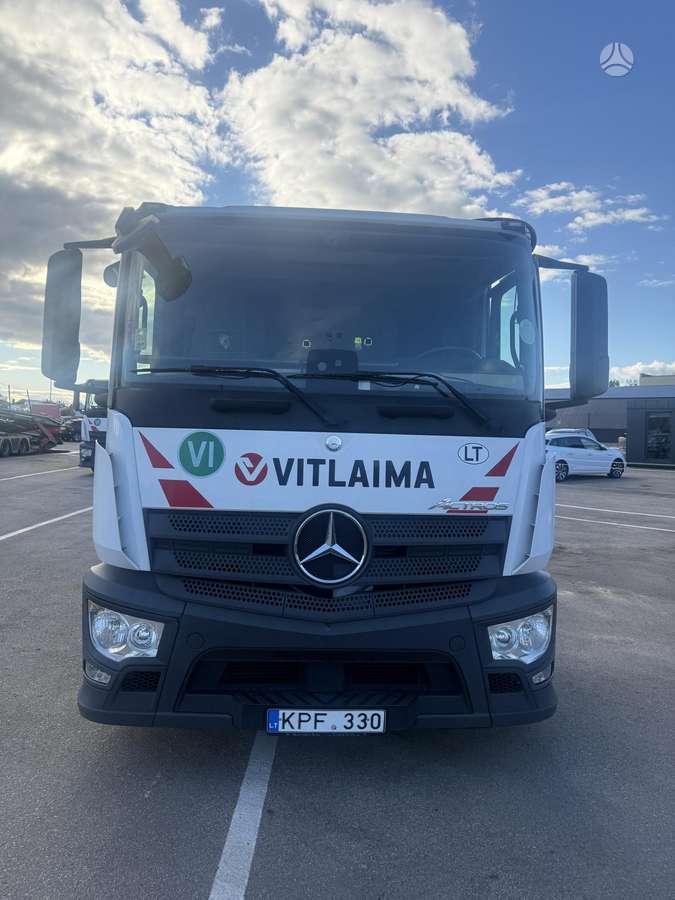 Mercedes-Benz Actros 1843, single sleeper