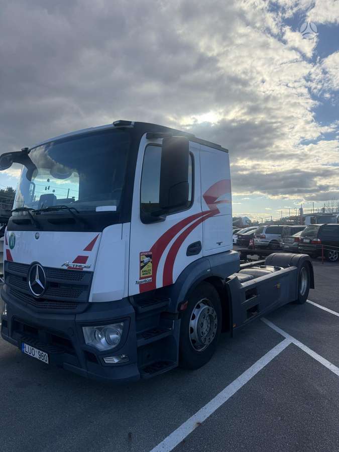Mercedes-Benz Actros 1843, single sleeper