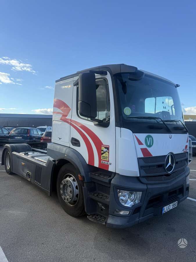 Mercedes-Benz Actros 1843, single sleeper