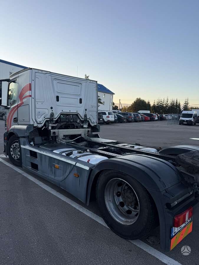 Mercedes-Benz Actros 1843, single sleeper