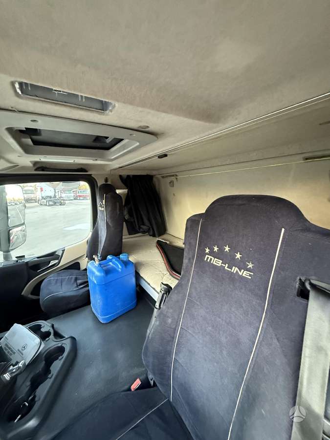 Mercedes-Benz Actros 1843, single sleeper