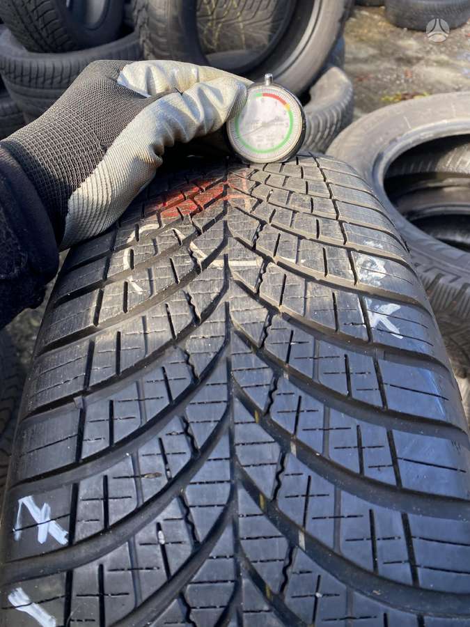Goodyear Vector4Season Gen-3, всесезонные 215/60 R17