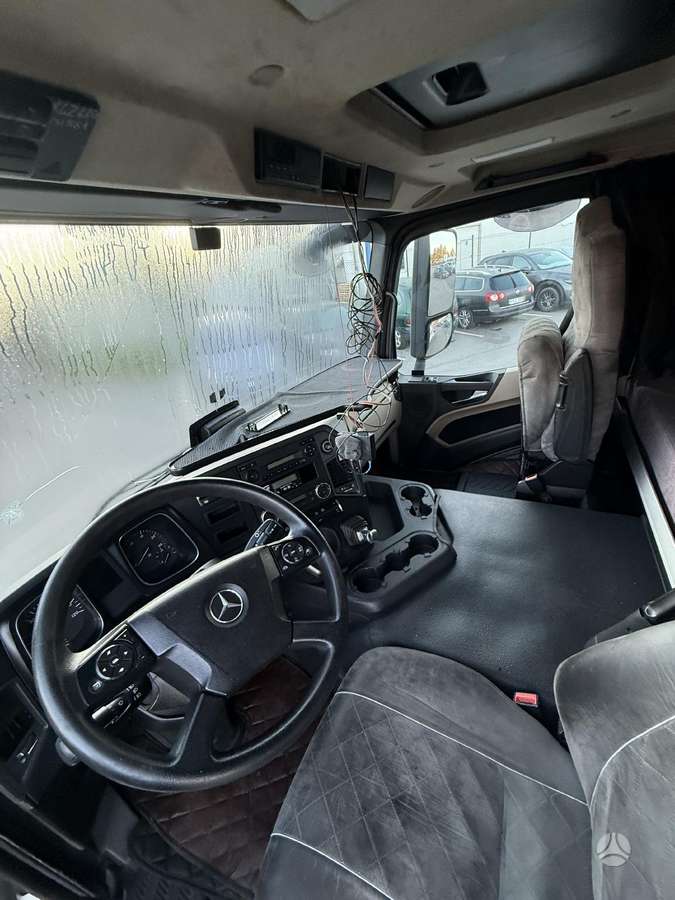 Mercedes-Benz Actros 1843, single sleeper