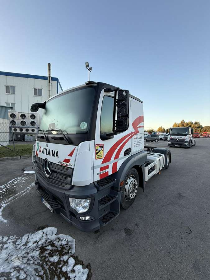 Mercedes-Benz Actros 1843, single sleeper