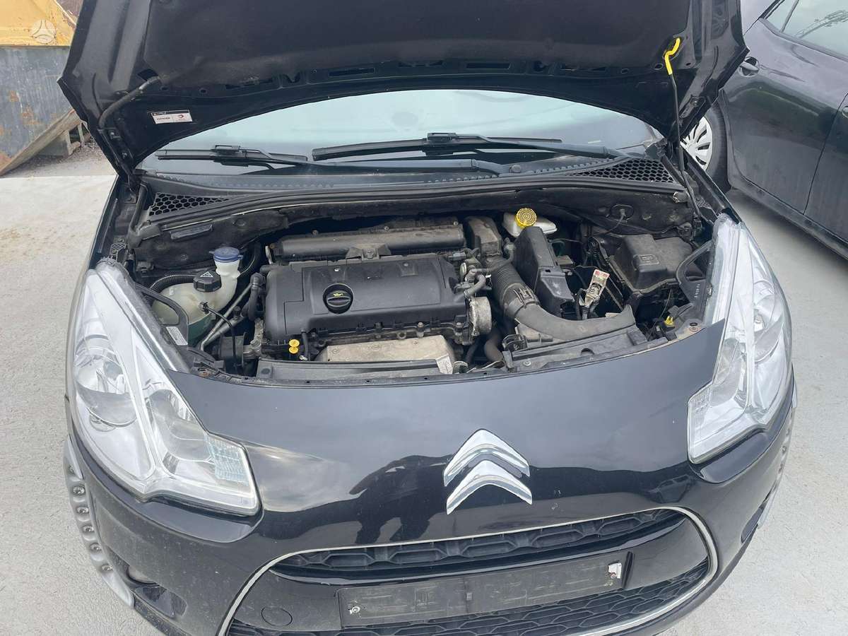 Citroen C3 for parts. 2011m