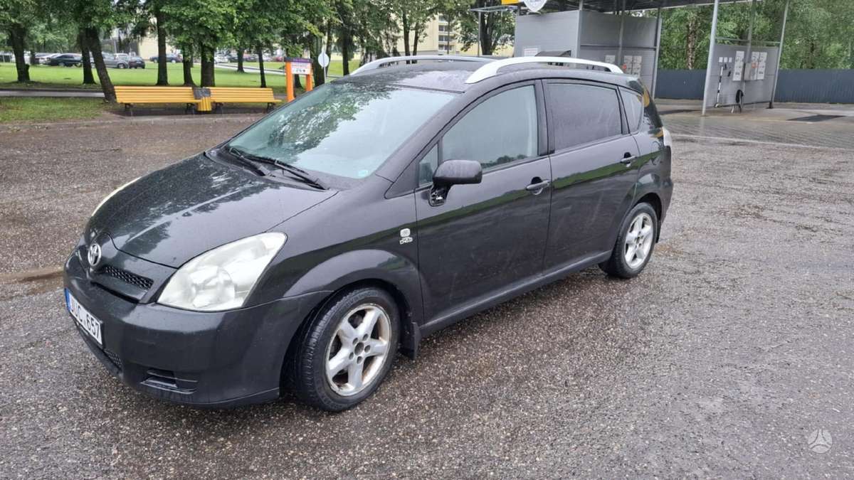 Toyota Corolla Verso - 1