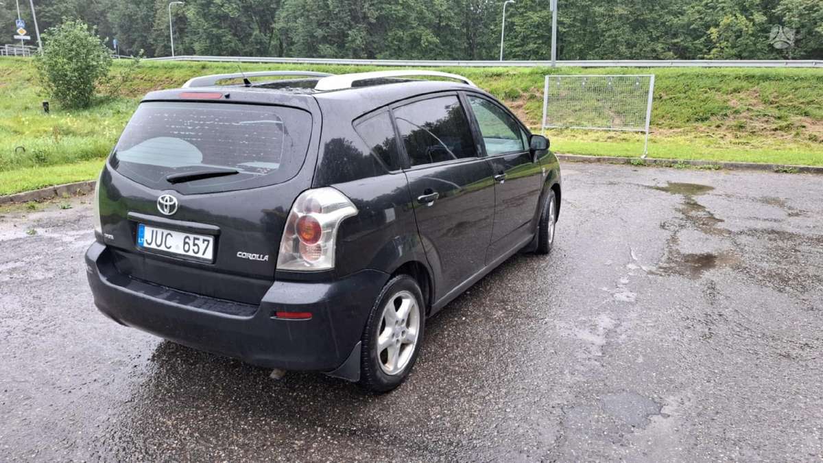 Toyota Corolla Verso - 3