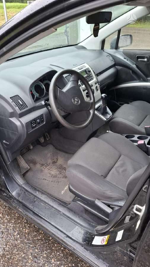 Toyota Corolla Verso - 5