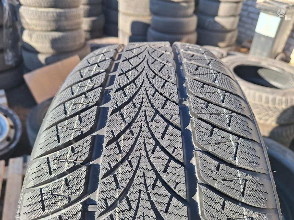 Triangle, ziemas 215/50 R17