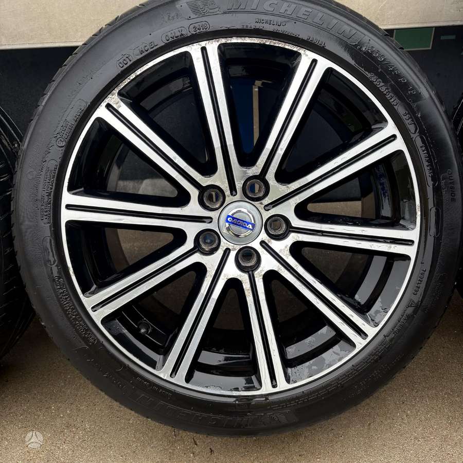 Volvo TITANIA, light alloy, R18