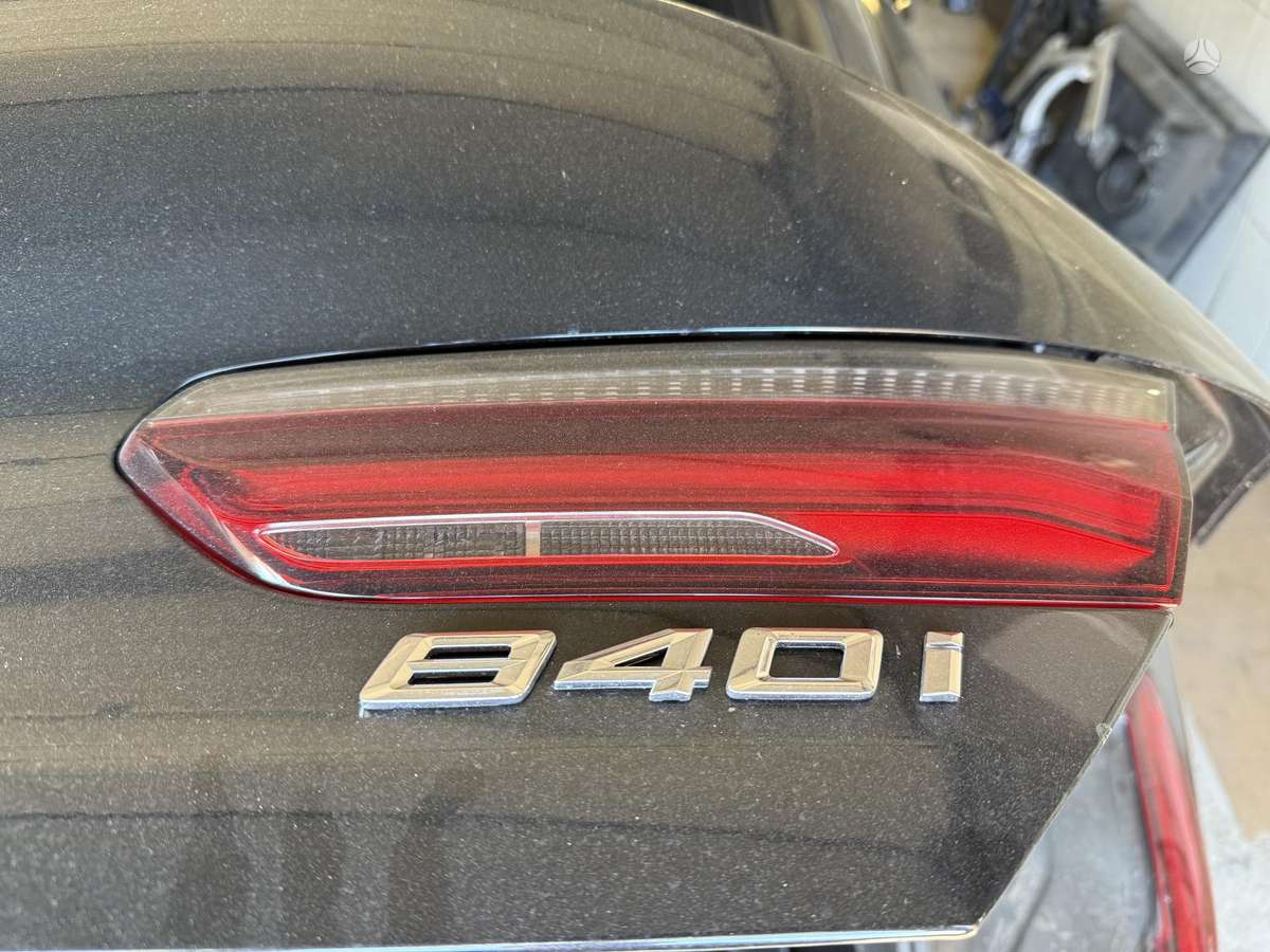 BMW 8 serija žibintai