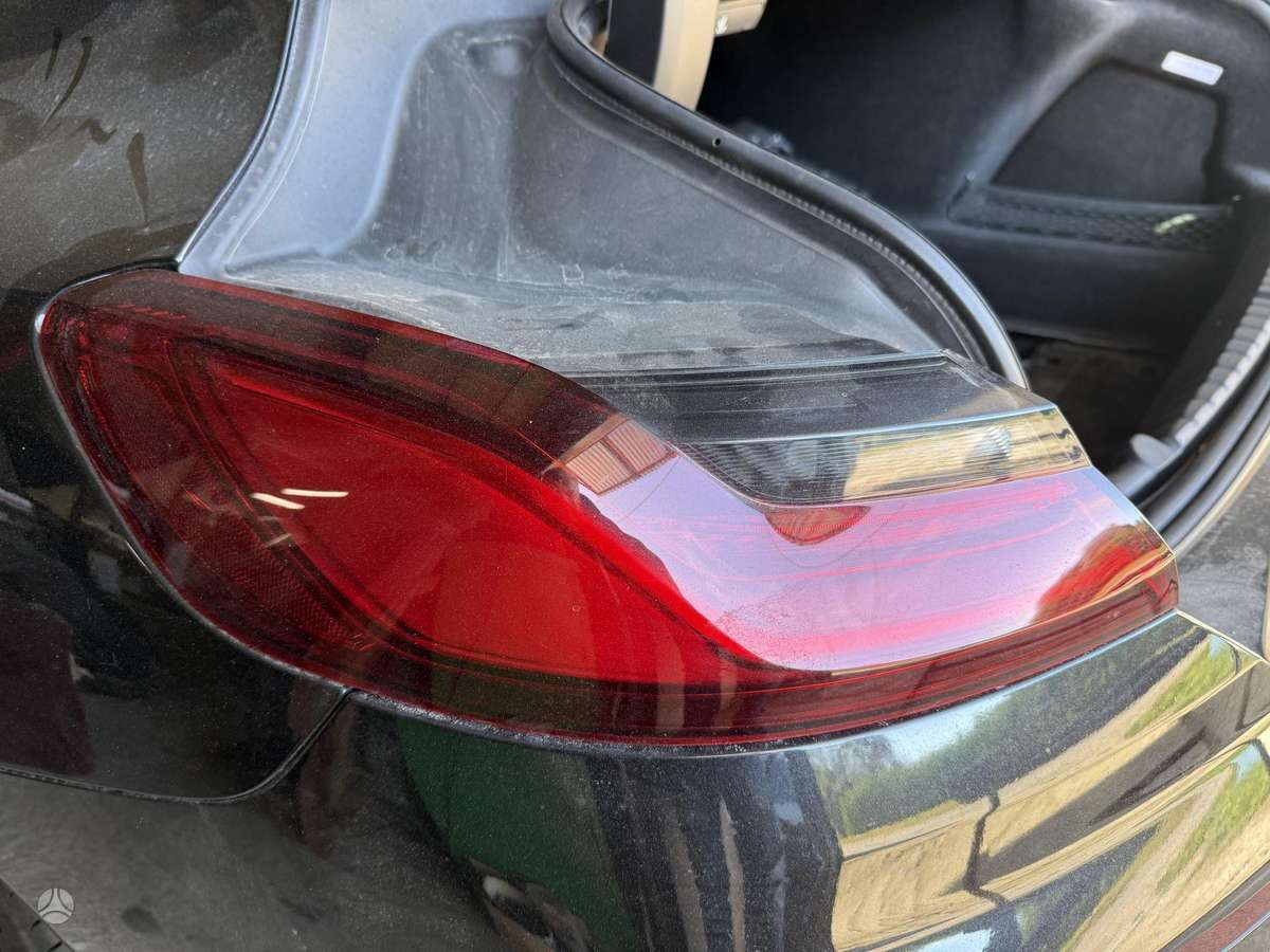 BMW 8 serija žibintai