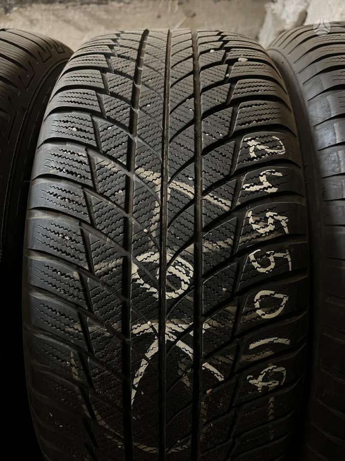 Bridgestone, universalios 245/50 R19