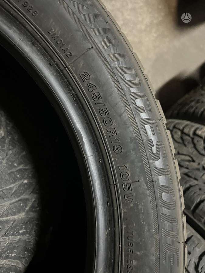 Bridgestone, all-season 245/50 R19
