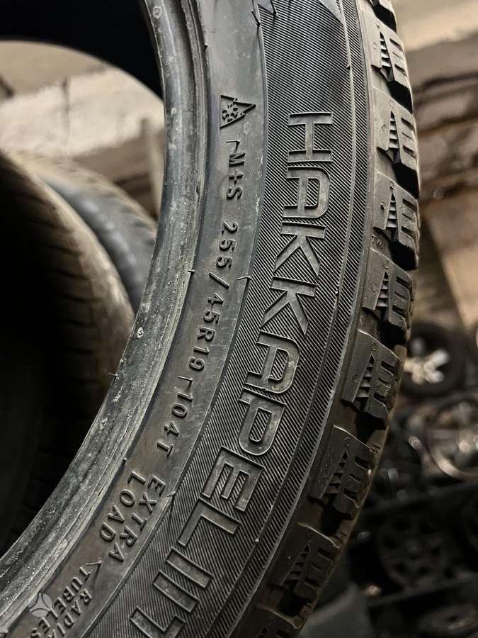 Nokian R3, winter 255/45 R19