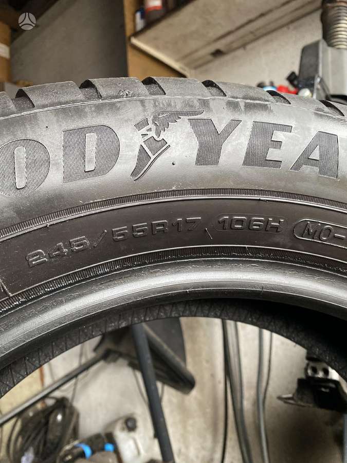 Goodyear UltraGrip, žieminės 245/55 R17