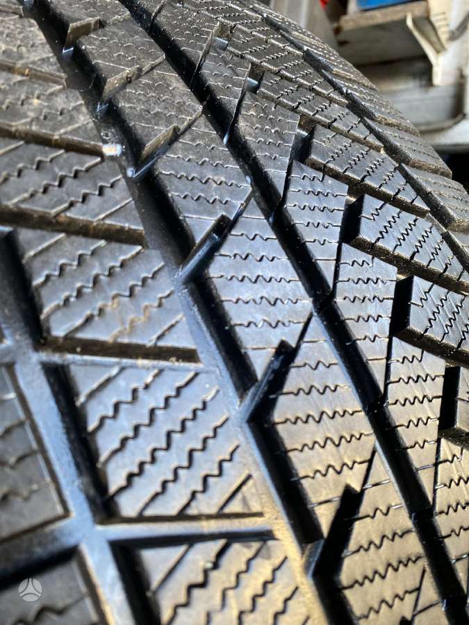 Continental, зимние 285/45 R22