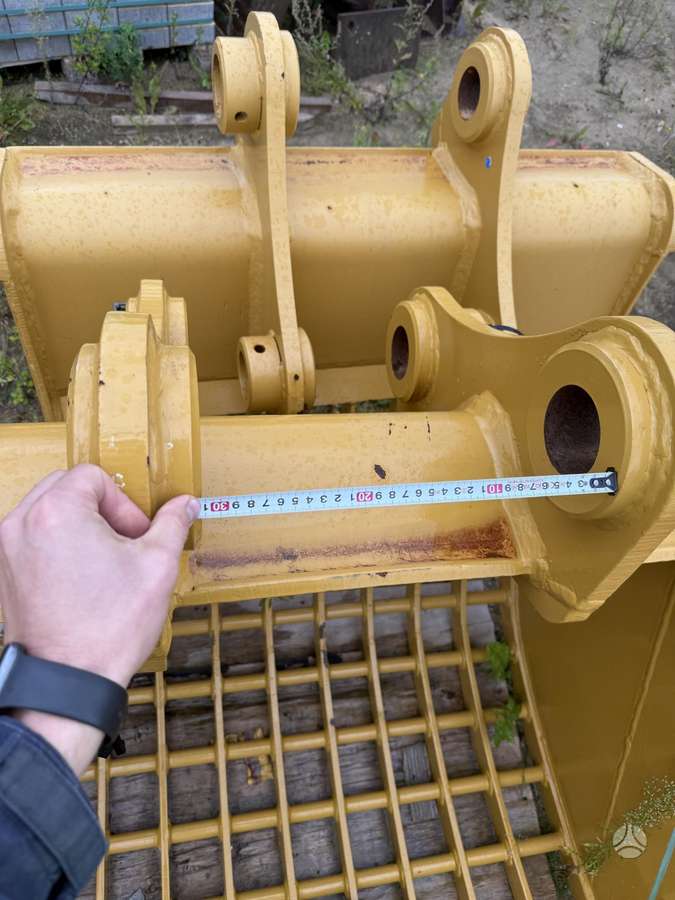 Caterpillar CAT 320, buckets