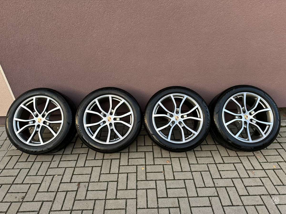 Porsche Cayenne EXCLUSIVE GTS, light alloy, R21