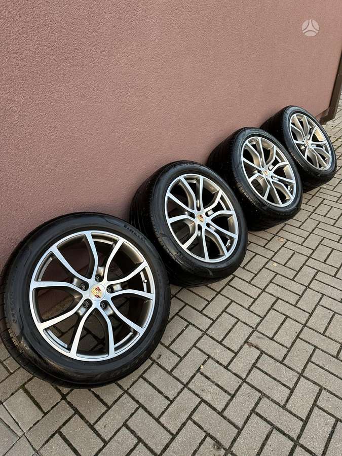 Porsche Cayenne EXCLUSIVE GTS, light alloy, R21