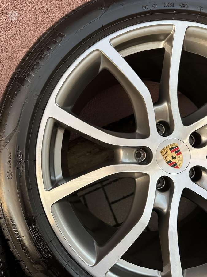 Porsche Cayenne EXCLUSIVE GTS, light alloy, R21