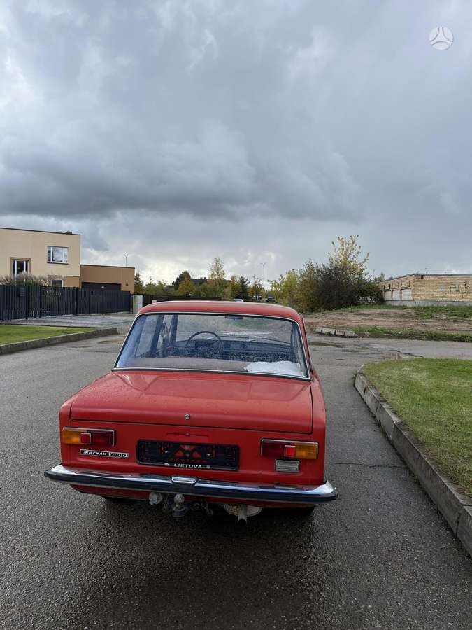 Lada 21011, saloon / sedan