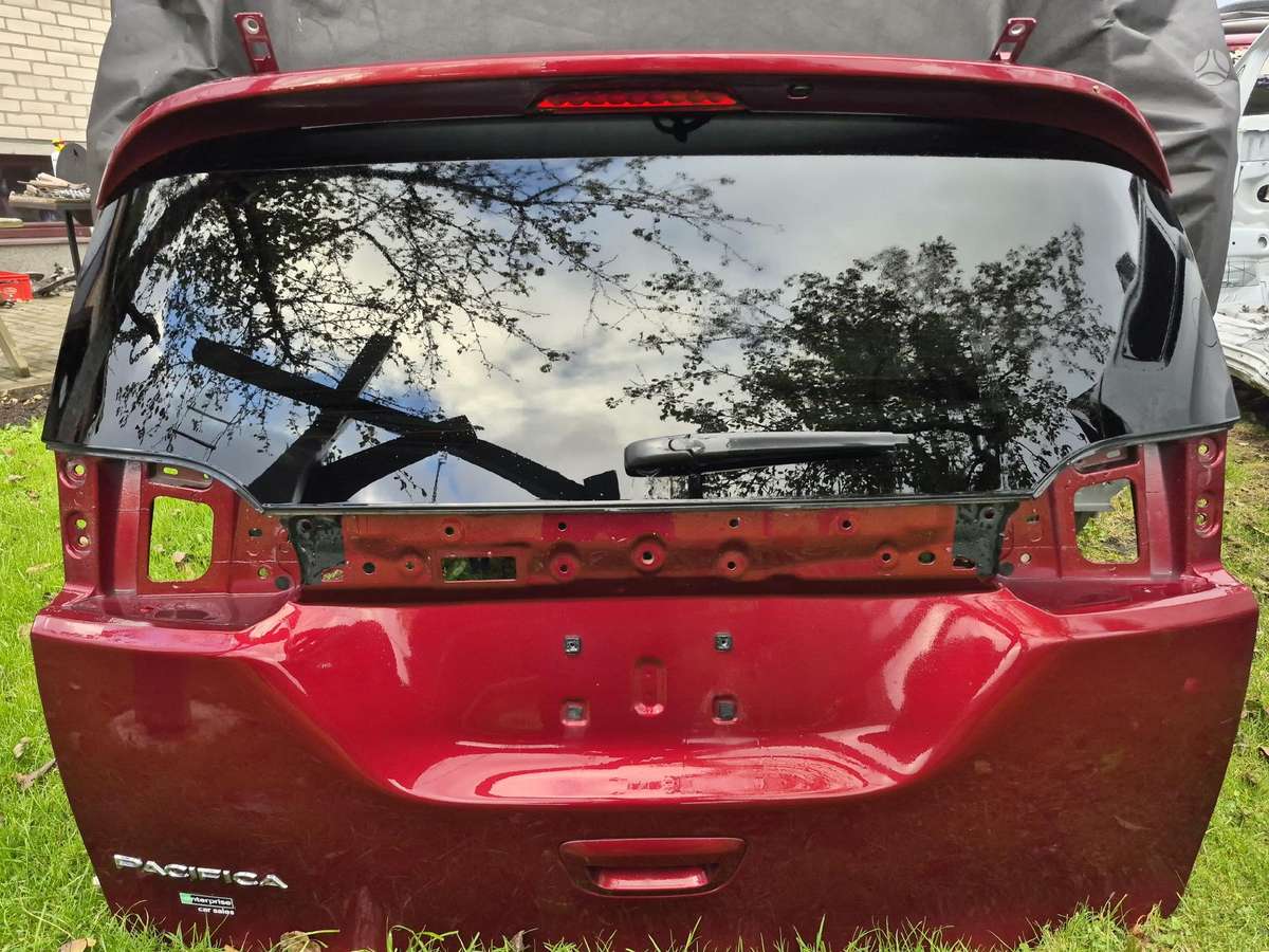 Chrysler Pacifica kėbulo dalys