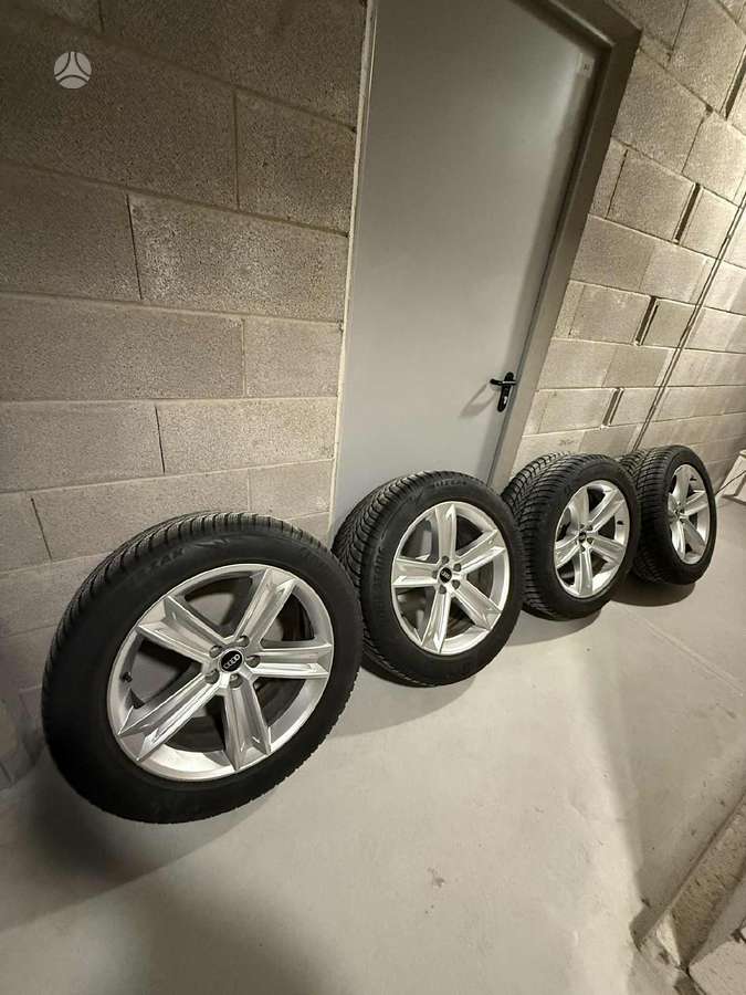 Audi Q8, lengvojo lydinio, R20