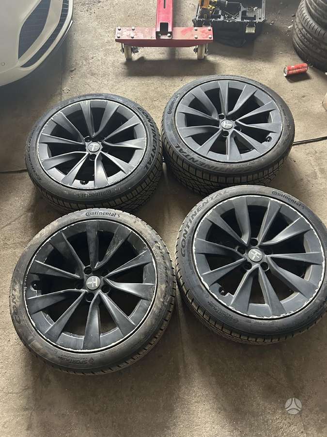 TESLA Model 3, light alloy, R19
