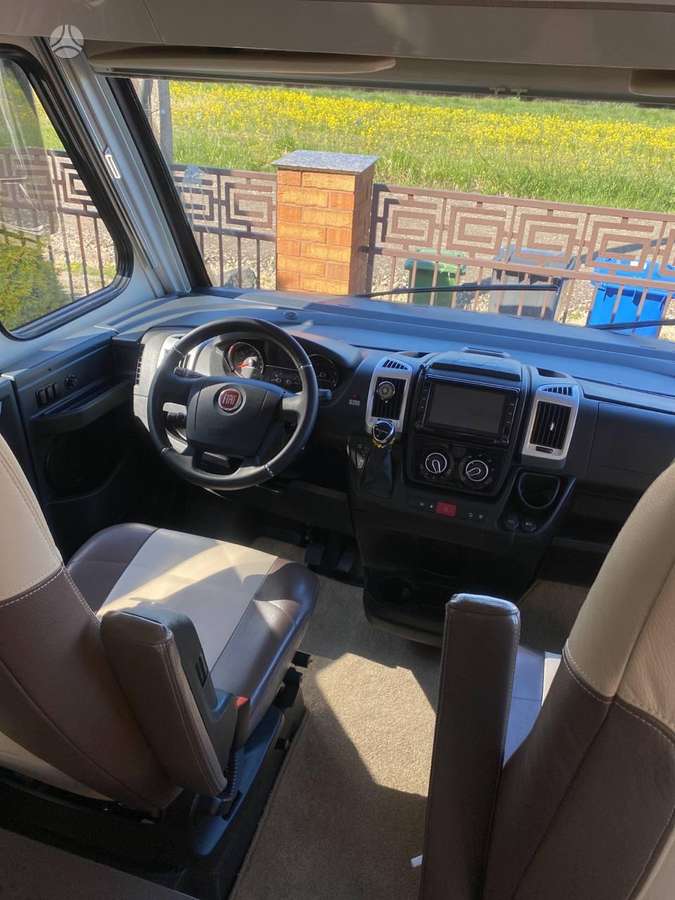 Bürstner Ixeo I744, campers
